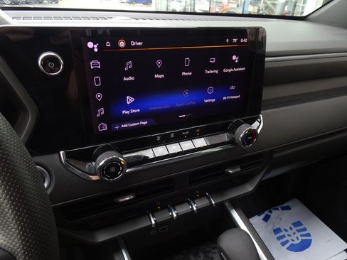 Used 2023 Chevrolet Colorado Trail Boss w/ Technology Package AWD/4WD image 19