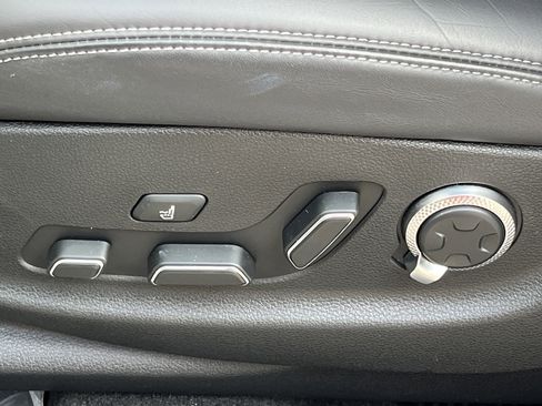 Used 2025 Genesis GV70 3.5T Sport w/ Sport Advanced Package image 21