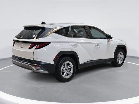 New 2026 Hyundai Tucson SE image 5