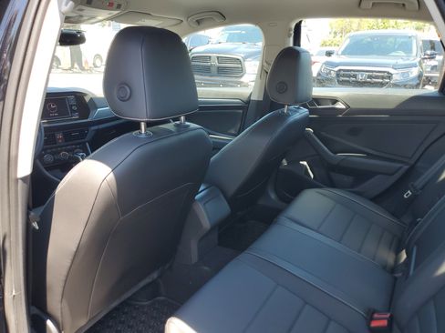 Certified 2022 Volkswagen Jetta SE FWD image 18