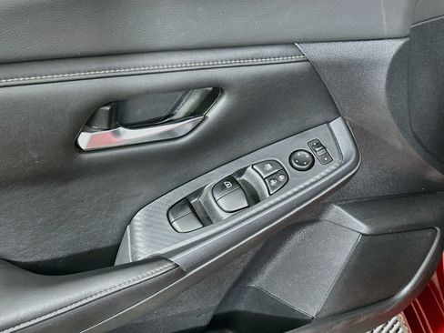 Used 2021 Nissan Sentra SV FWD image 15