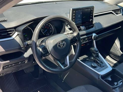 Used 2021 Toyota RAV4 XLE w/ Convenience Package AWD/4WD image 9