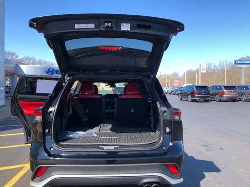 Used 2024 Toyota Highlander XSE AWD/4WD image 31