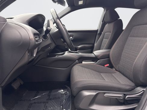 Used 2025 Honda HR-V Sport image 11