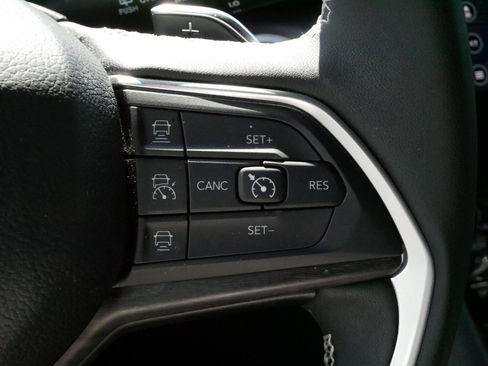Used 2024 Jeep Grand Cherokee Limited 4xe w/ Luxury Tech Group II AWD/4WD image 25