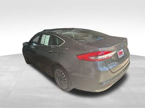 Used 2018 Ford Fusion SE w/ Fusion SE Technology Package FWD image 7