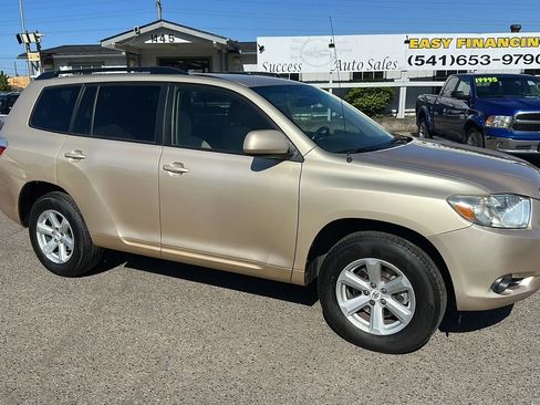 Used 2008 Toyota Highlander 4WD w/ Convenience Package image 2