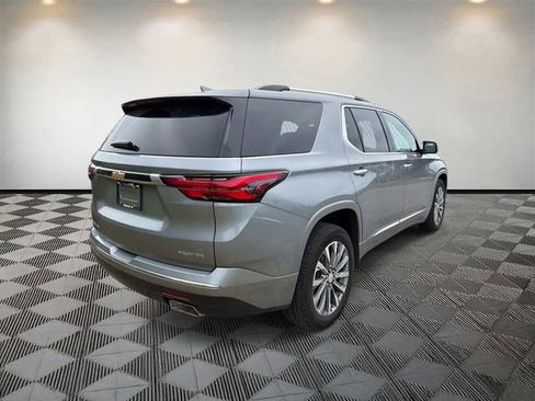Used 2023 Chevrolet Traverse Premier AWD/4WD image 6