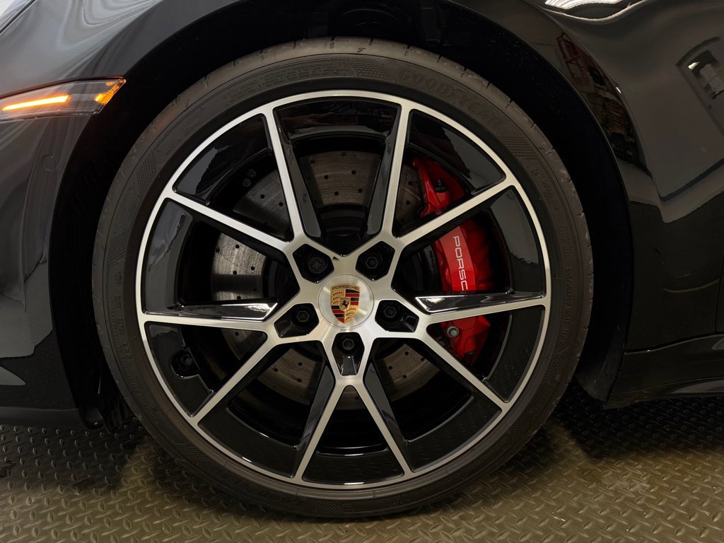 Certified 2025 Porsche 911 Targa 4 GTS AWD/4WD image 46