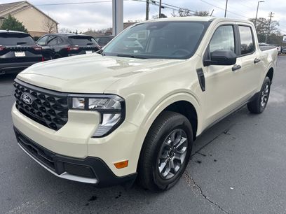 New 2025 Ford Maverick XLT w/ Equipment Group 302A