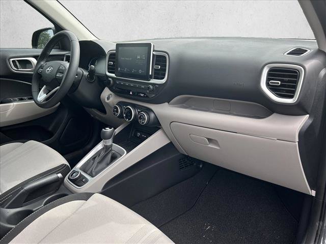 Used 2026 Hyundai Venue SEL FWD image 29