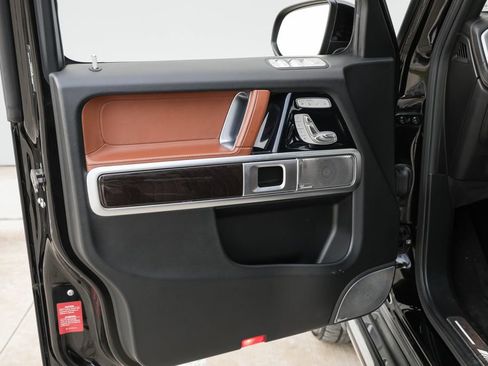 Used 2021 Mercedes-Benz G 63 AMG 4MATIC w/ G Manufaktur Interior Package image 14
