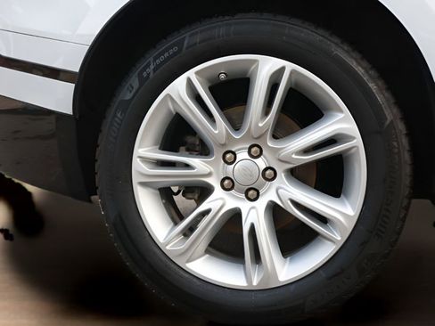 Used 2020 Land Rover Range Rover Velar S image 30