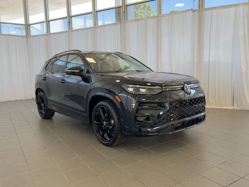 New 2026 Volkswagen Tiguan SE R-Line image 7