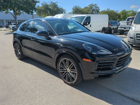 Used 2023 Porsche Cayenne S AWD/4WD image 2