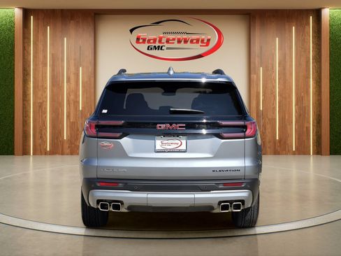 Used 2024 GMC Acadia Elevation w/ Luxury Package FWD image 6