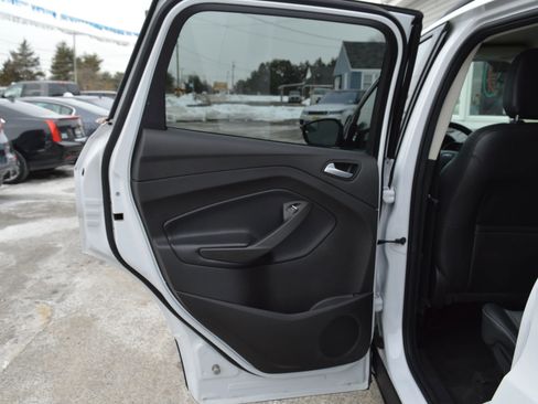 Used 2019 Ford Escape SE image 27