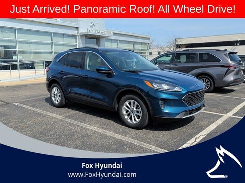 Used 2020 Ford Escape SE image 4