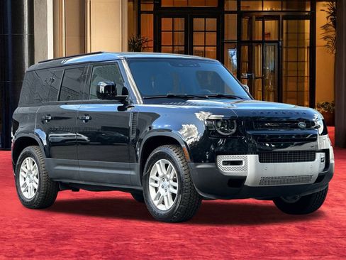 Used 2025 Land Rover Defender 110 S image 8