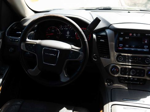 Used 2015 GMC Yukon Denali w/ Premium Package image 27