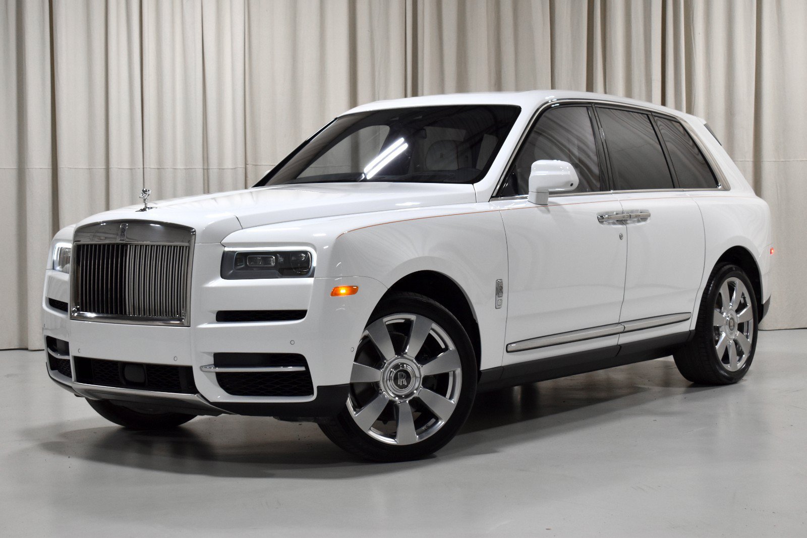 Certified 2023 Rolls-Royce Cullinan AWD/4WD image 1