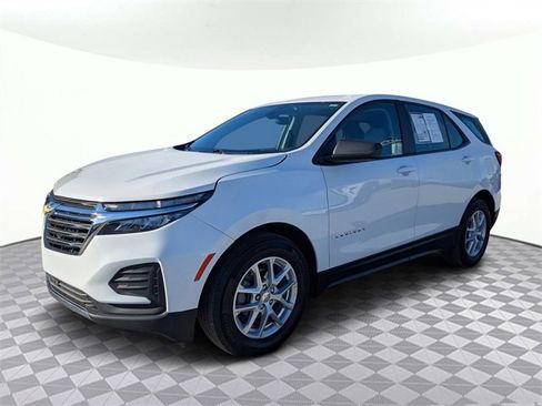 Used 2023 Chevrolet Equinox LS image 7