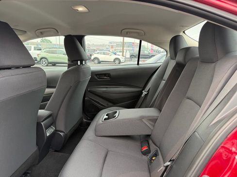 Used 2025 Toyota Corolla LE FWD image 12