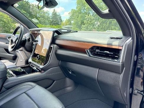 Certified 2025 GMC Yukon Denali AWD/4WD image 29