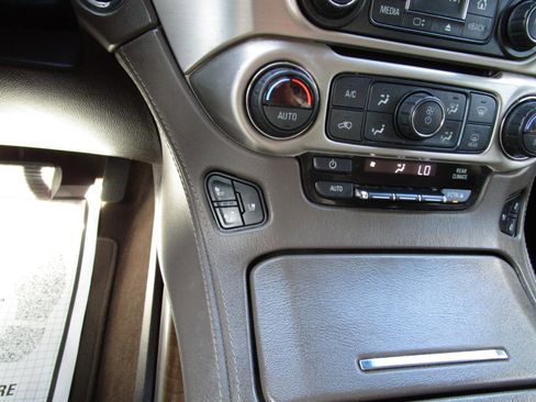 Used 2018 GMC Yukon XL Denali w/ Denali Ultimate Package image 17