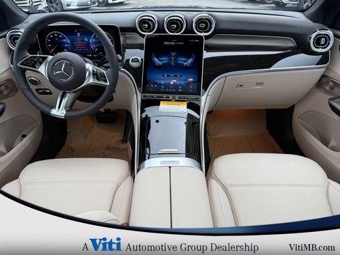 Used 2026 Mercedes-Benz GLC 300 4MATIC image 2