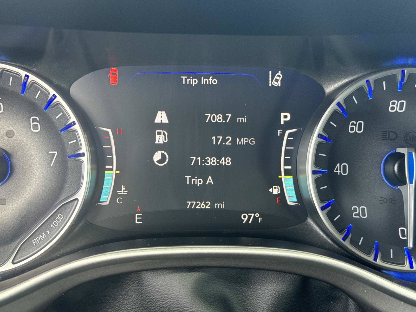 Used 2024 Chrysler Pacifica Touring-L FWD image 28