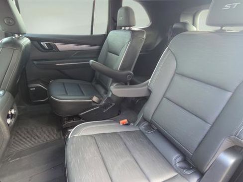 Used 2025 Buick Enclave Sport Touring w/ Power Package image 25