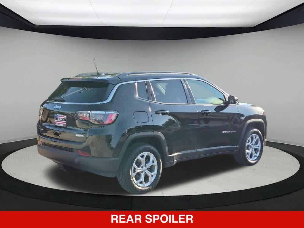 Used 2024 Jeep Compass Latitude AWD/4WD image 7
