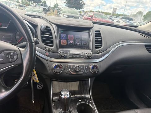 Used 2017 Chevrolet Impala LT FWD image 18