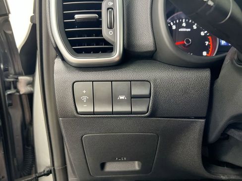 Used 2020 Kia Sportage LX FWD image 18