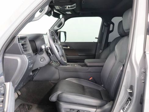 Used 2024 Lexus GX 550 w/ Accessory Package (Z1) AWD/4WD image 8