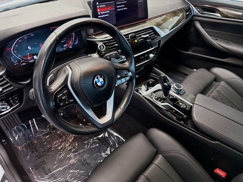 Used 2022 BMW 530i w/ Convenience Package image 7