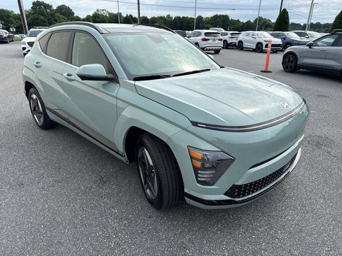 Certified 2025 Hyundai Kona Limited FWD image 4