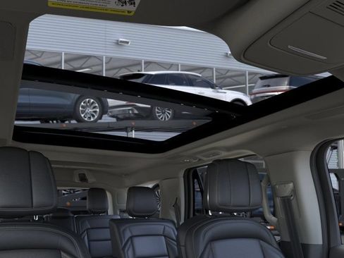 New 2026 Lincoln Navigator Reserve AWD/4WD image 22