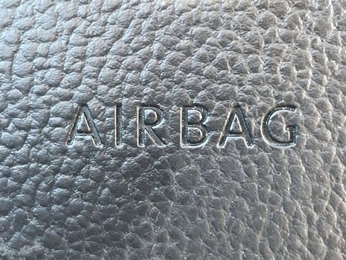 Used 2020 Volkswagen Golf 4-Door image 27