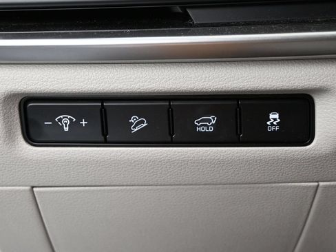 Used 2025 Kia Telluride S FWD image 16
