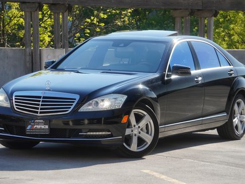 Used 2010 Mercedes-Benz S 550 4MATIC image 3