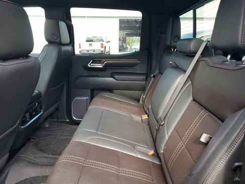 Used 2023 Chevrolet Silverado 1500 High Country image 11