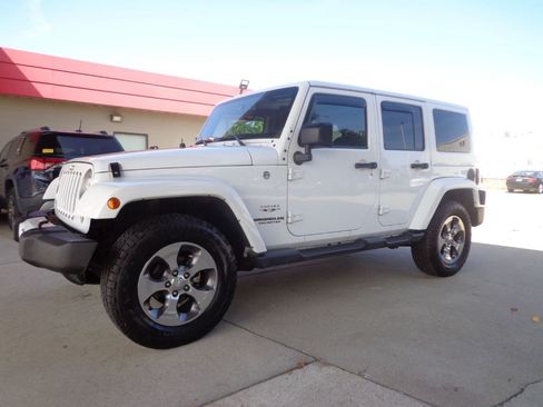 Used 2016 Jeep Wrangler Unlimited Sahara w/ Connectivity Group AWD/4WD image 1