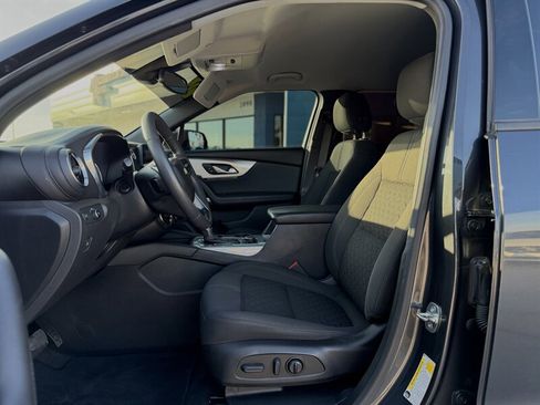 Used 2022 Chevrolet Blazer LT image 3