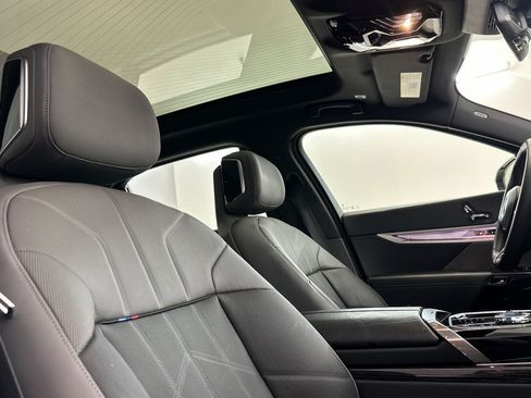 Certified 2023 BMW 740i RWD image 34