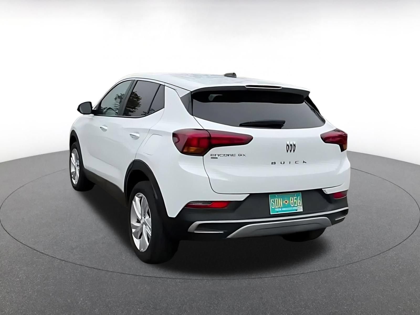 Used 2025 Buick Encore GX Preferred AWD/4WD image 10