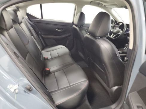 Used 2024 Nissan Sentra SR w/ SR Premium Package FWD image 18