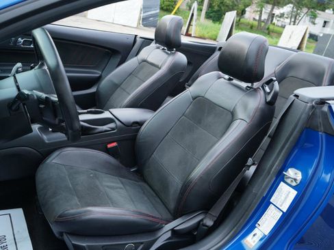 Used 2017 Ford Mustang GT Premium w/ Equipment Group 401A RWD image 20