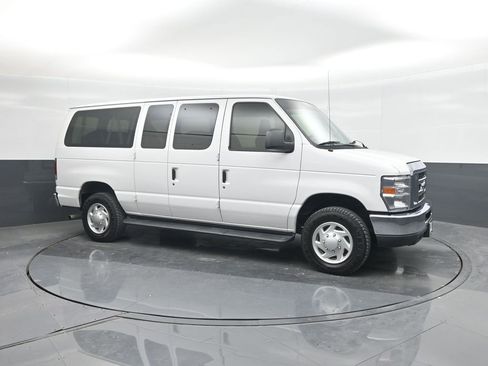 Used 2012 Ford E-350 and Econoline 350 XLT image 11